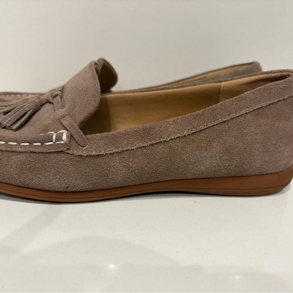 Trotters Dawson Tan Suede Tassel Loafers Size 10 - Picture 3 of 6